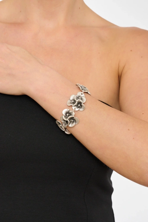 Kiraz Silver Plated Flower Bracelet