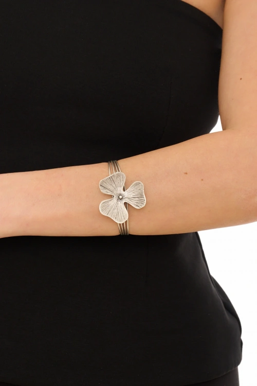 Kiraz Silver Plated Flower Bracelet