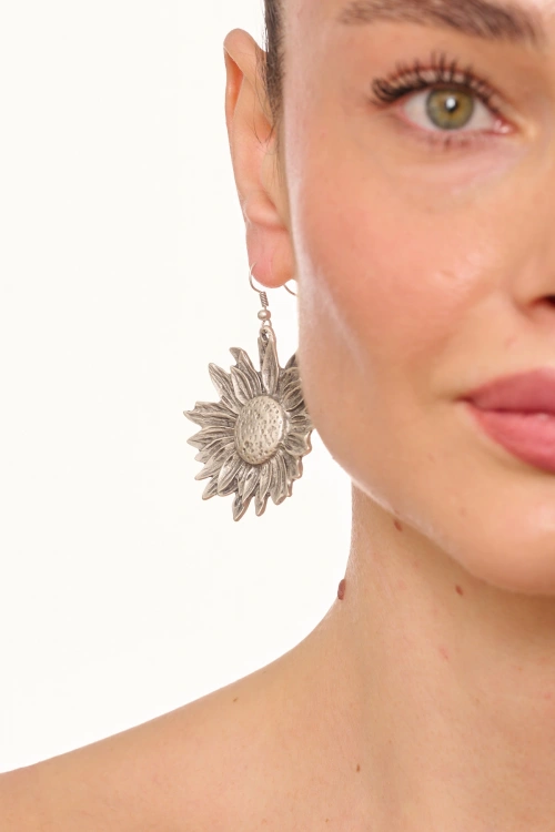Kiraz Silver Plated Flower Earring