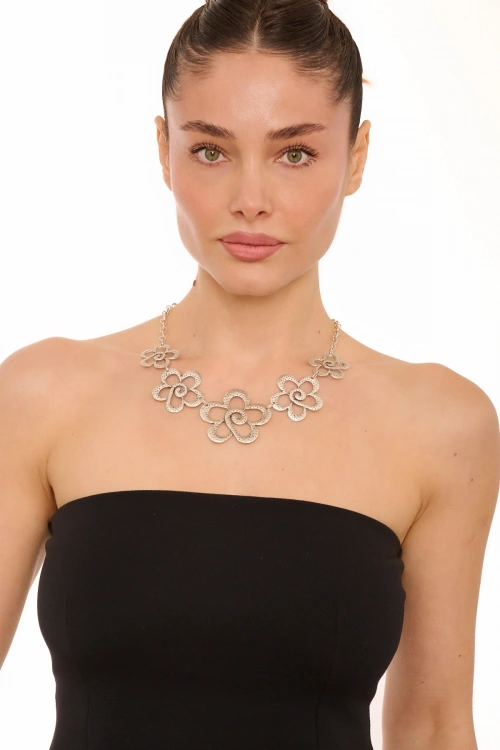 Kiraz Silver Plated Flower Necklace