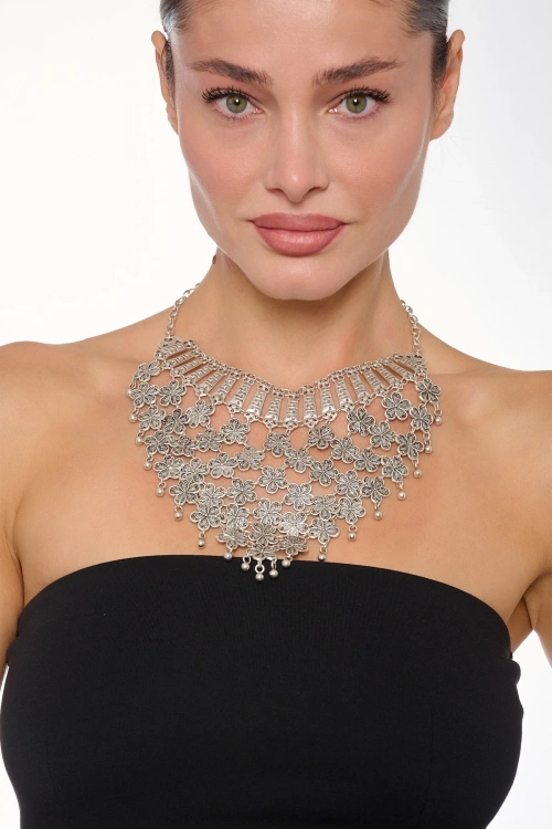 Kiraz Silver Plated Daisy Necklace