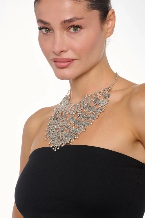 Kiraz Silver Plated Daisy Necklace