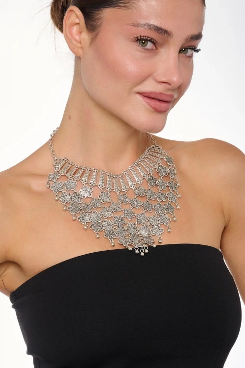 Kiraz Silver Plated Daisy Necklace