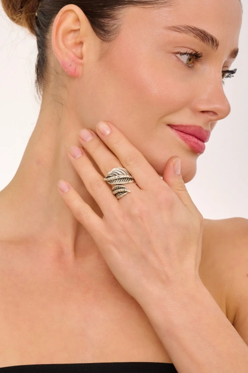 Kiraz Silver Plated Leaf Ring