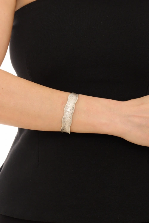 Kiraz Silver Plated Striped Bracelet