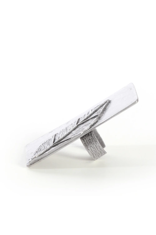 Leaf Patterned Rectangular Large Ring
