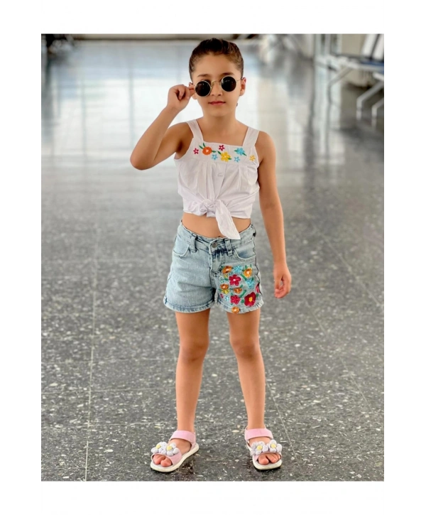 KIZ ÇOCUK ÇİÇEK NAKIŞLI KOT ŞORT (BİR BEDEN BÜYÜK TERCİH EDİNİZ)