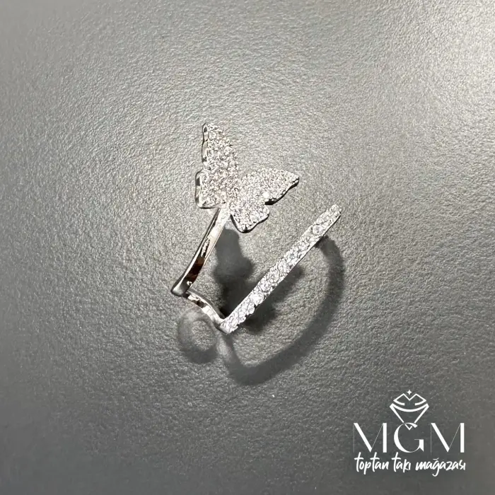 Zirkon Taşlı Kelebek Detaylı Küpe - Kp00127