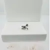 Rodyum Zirkon Taşlı Uç Kısmı : Pirinç Kıkırdak Bar Uzunluğu : 6 Mm / Bar Kalınlığı 0.8 Mm / Top Boyu 3 Mm - Pt0011