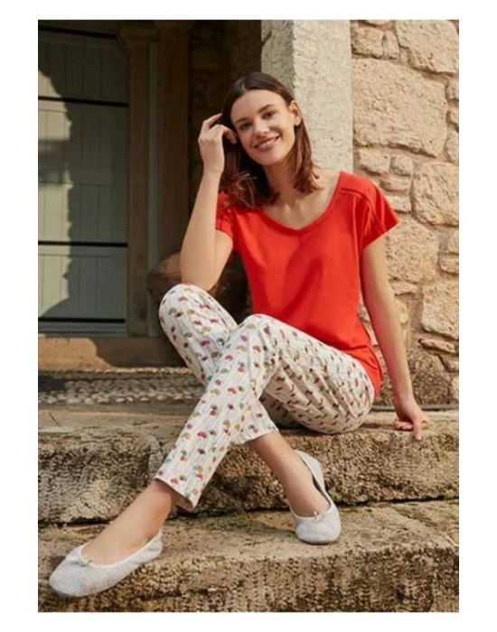 Kadın Nar Çiçeği Desenli Pijama Takımı