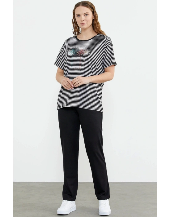 76324 Sıfır Yaka Nakış Detaylı Çizgili Penye Takım