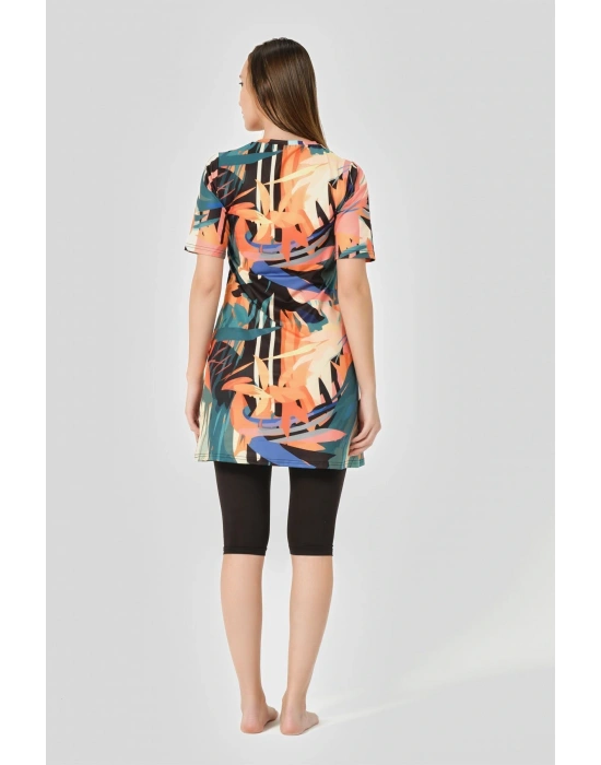 Üstü Desenli Yarım Kol Yarı Kapalı Mayo