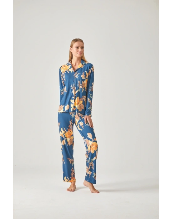 MAVİ İRİ ÇİÇEK DESENLİ ÖNDEN DÜĞMELİ PİJAMA TAKIMI