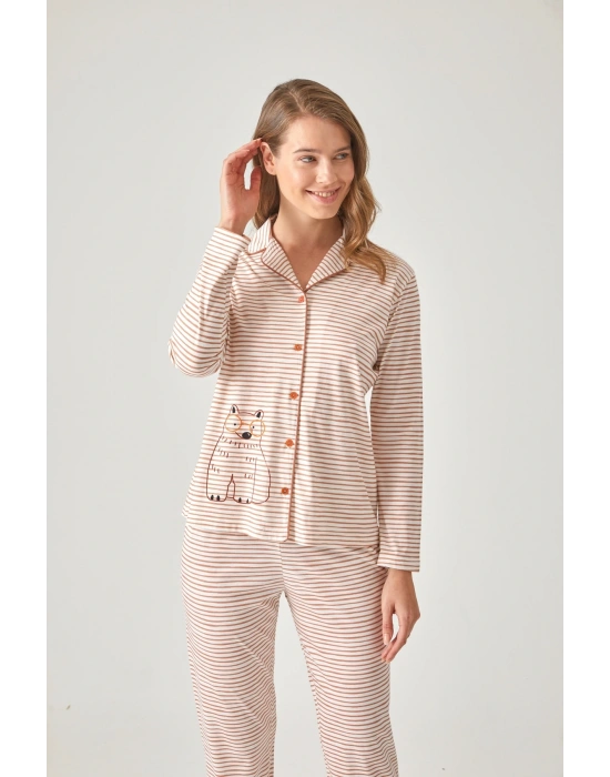 TURUNCU ÇİZGİLİ ÖNDEN DÜĞMELİ BASKILI PİJAMA TAKIMI