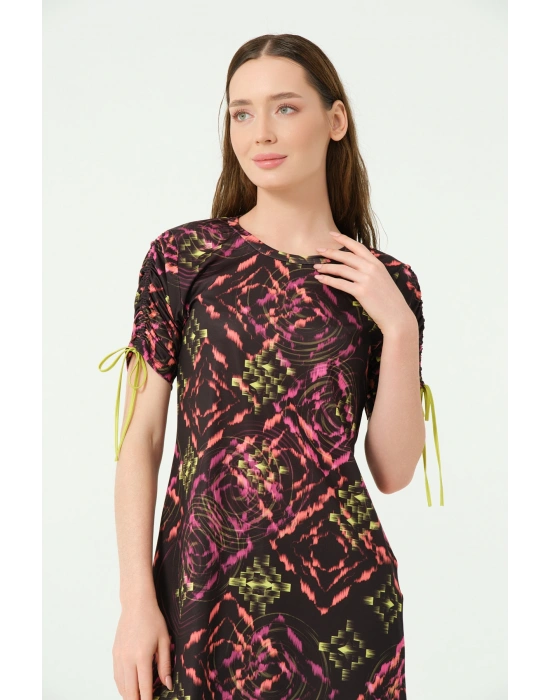 Kolu Toplamalı Yarım Kol Yarı Kapalı Mayo