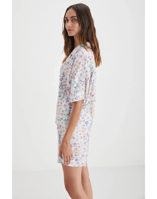 Çiçek desenli şort takım