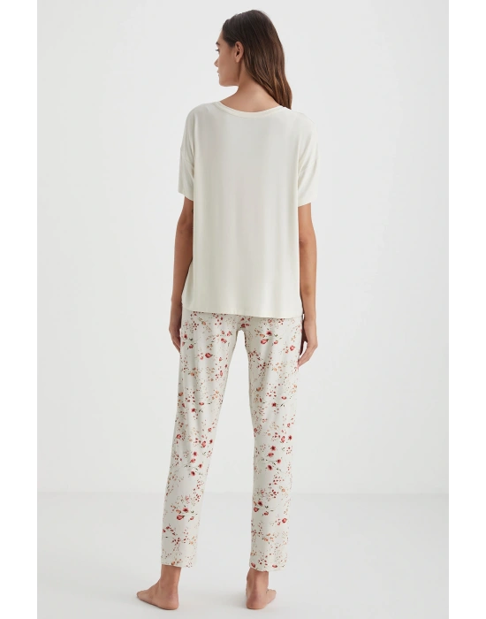Çiçek desenli pijama takımı