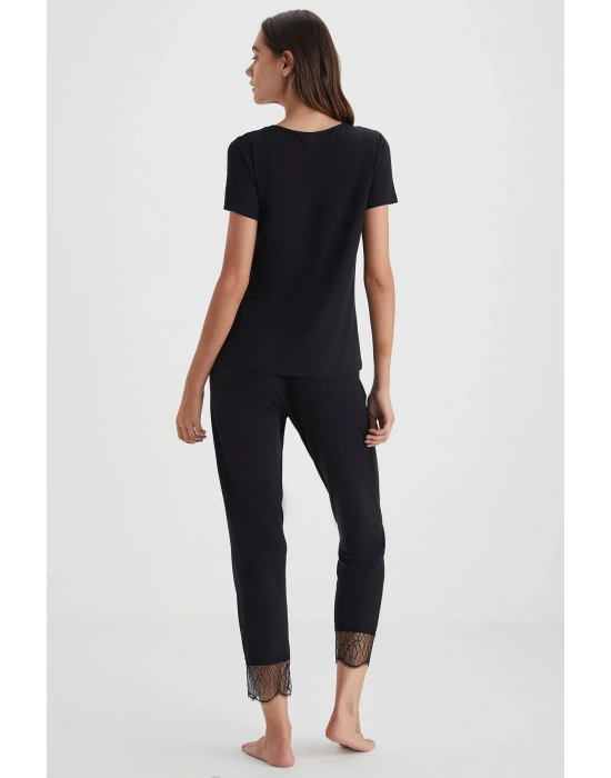 Yumuşak dokulu pijama takımı