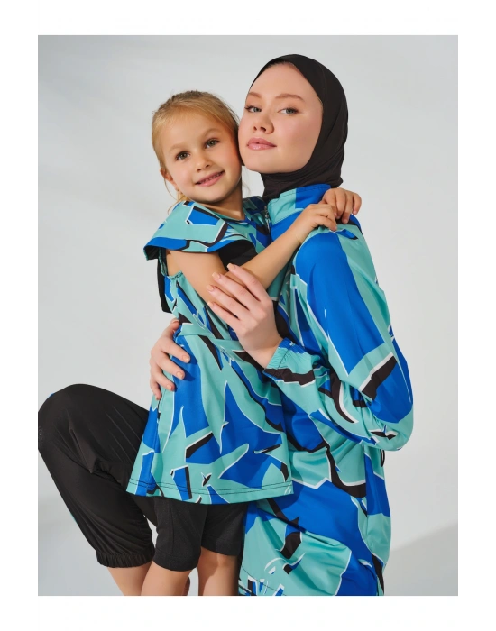 Desenli Volan Detaylı Sıfır Kol Çocuk Mayo