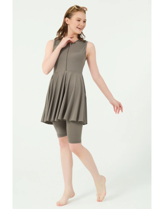 Kloş Etekli Sıfır Kol Yarı Kapalı Mayo