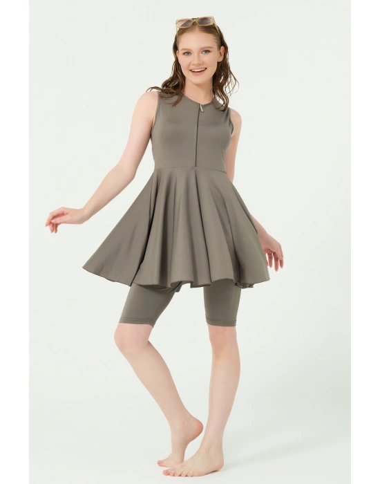 Kloş Etekli Sıfır Kol Yarı Kapalı Mayo