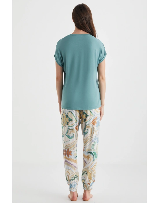 Yumuşak dokulu pijama takımı