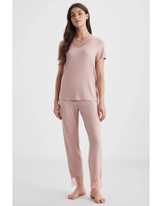Yumuşak dokulu pijama takımı