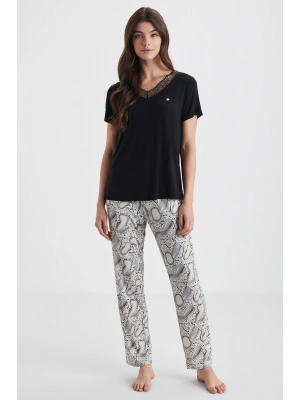 Yumuşak dokulu pijama takımı