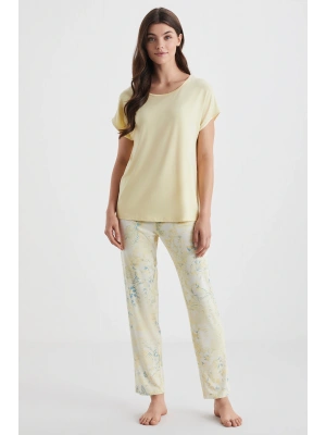 Yumuşak dokulu pijama takımı