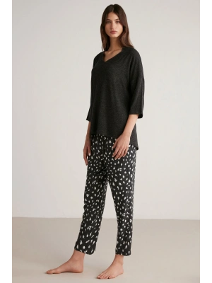 Yumuşak dokulu pijama takımı
