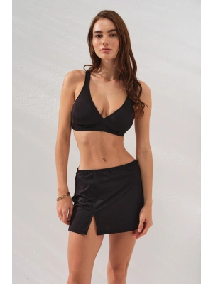 Siyah Üçgen Derin Dekolteli Ayarlanabilir Askılı Etek Bikini Takımı Yırtmaç Detaylı Yüksek Bel