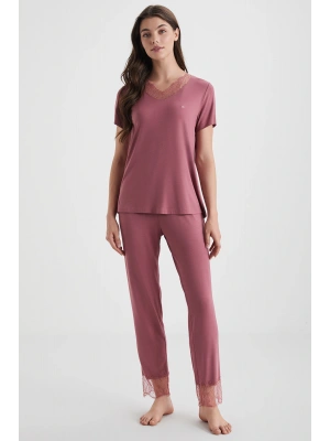 Yumuşak dokulu pijama takımı