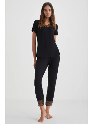 Yumuşak dokulu pijama takımı