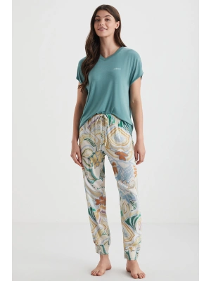 Yumuşak dokulu pijama takımı