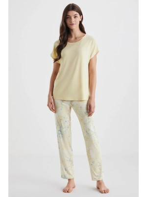 Yumuşak dokulu pijama takımı