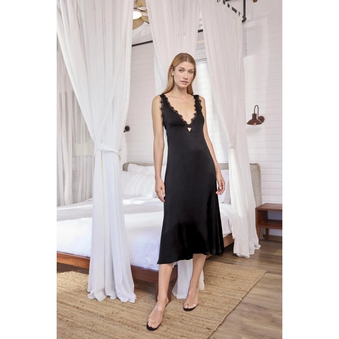 Arias Closet Göğüs ve Sırt Dekolteli Dantelli Saten Gecelik