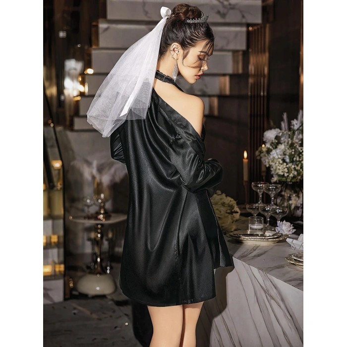 Arias Closet Özel Tasarım Kurdelalı Dantel İşlemeli Şık Göğüs Dekolteli Sabahlıklı 2 li Siyah Saten Gecelik Takımı