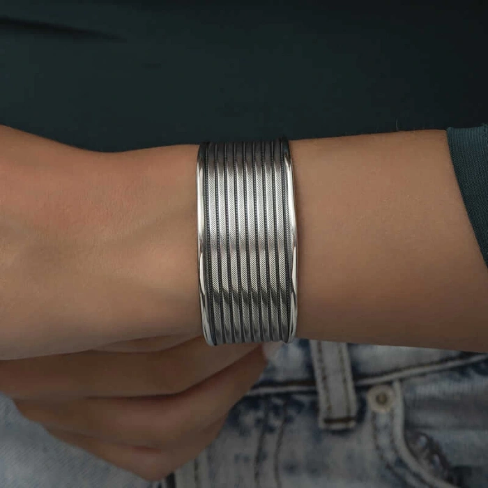 925 Ayar Gümüş Eskitme Desenli Kadın Bilezik