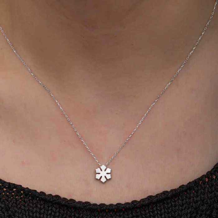 925 Ayar Gümüş Minimal Kar Tanesi Kadın Kolye