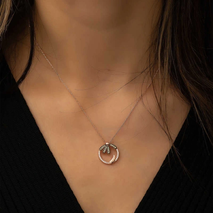 925 Ayar Gümüş Papatya Seviyor  Gümüş Kolye