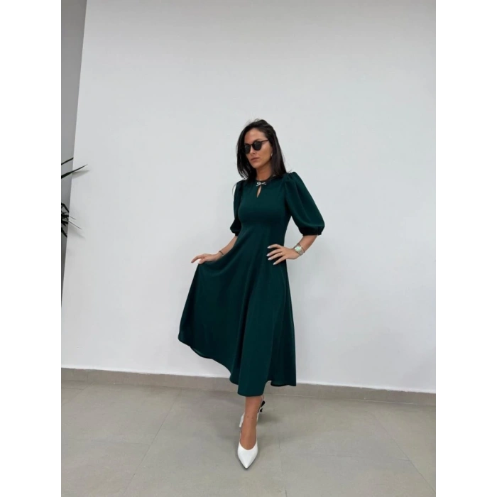 MDB Kadın Kısa Kollu Bisiklet Yaka Fiyonk Broşlu Midi Janjan Krep Elbise