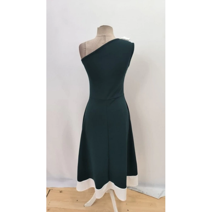 MDB Kadın Tek Omuzu Açık Omuzlardan Kurdela Detaylı çift Renkli Ithal Krep Elbise