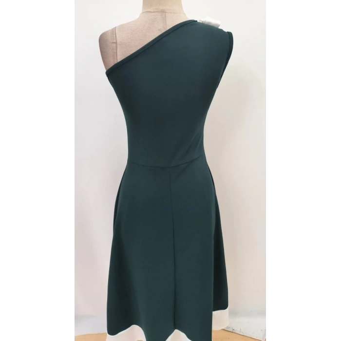 MDB Kadın Tek Omuzu Açık Omuzlardan Kurdela Detaylı çift Renkli Ithal Krep Elbise