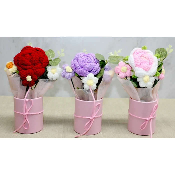 MDB El Örgüsü Saksıda Gül Buketi