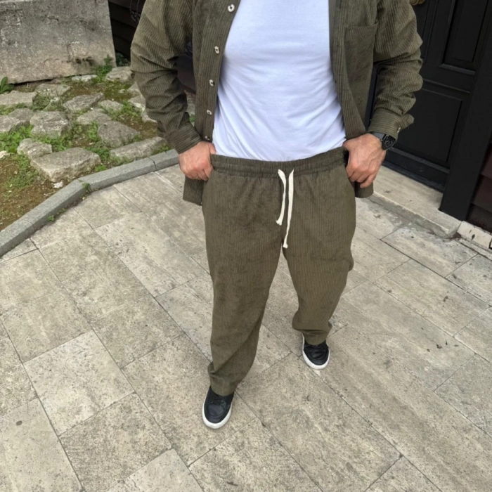 MDB Erkek Kadife Oversize Takım – Gömlek Ve Pantolon İkili et Füme Corduroy Şıklığı, Rahat Ve Zarif Duruş Yumuşak Dokulu Kadife Kumaş, Düğmeli Gömlek Üst Ve astikli Pantolon Alt Parça Ile Gün Boyu Konfor Haki