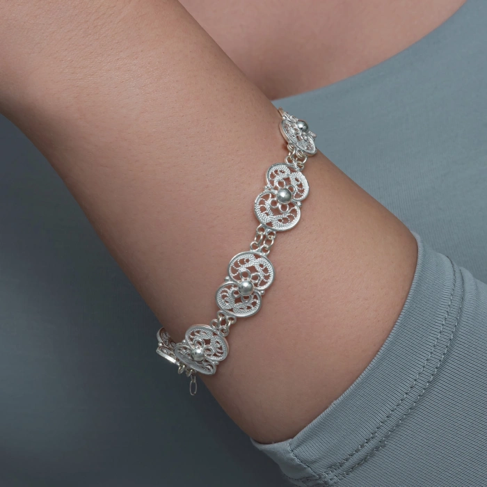 MDB Gümüş Çiçek Motifli Telkari Kadın Bileklik