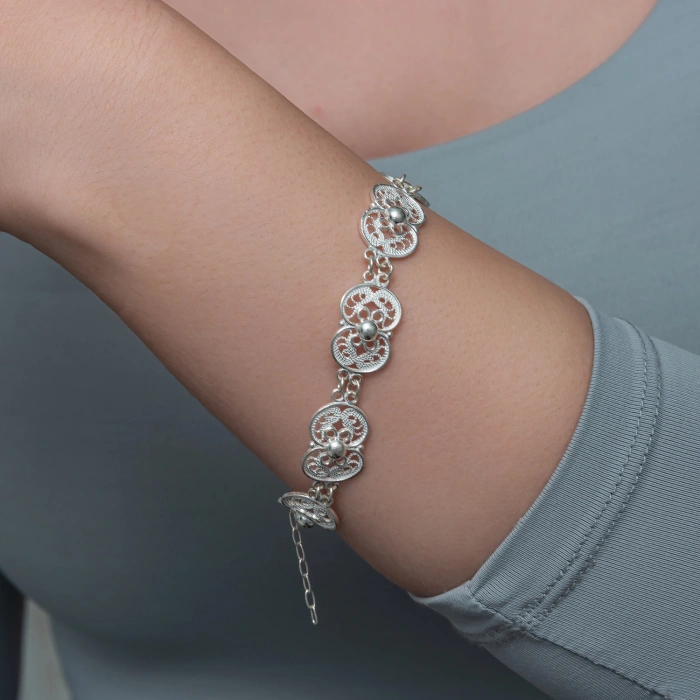 MDB Gümüş Çiçek Motifli Telkari Kadın Bileklik