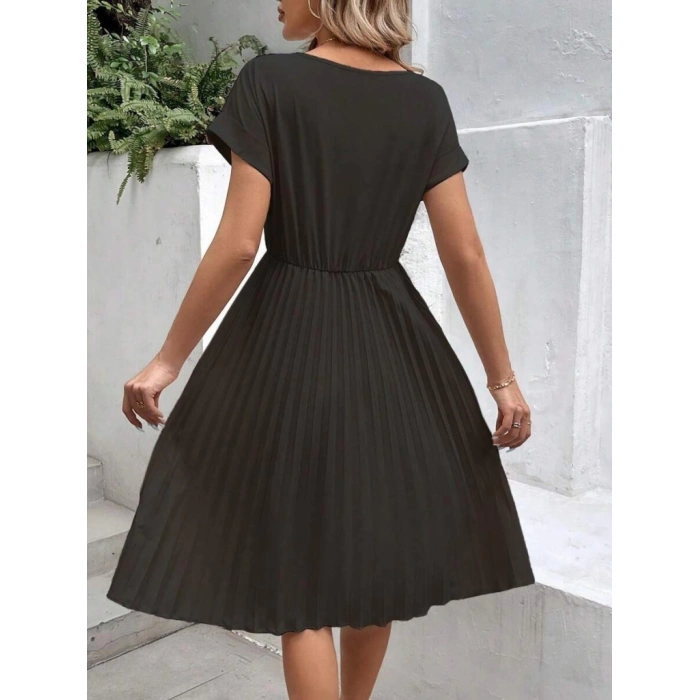 MDB Kadın Kısa Kollu Yakası Açık Belden Lastikli Pileli Kısa Ithal Krep Elbise