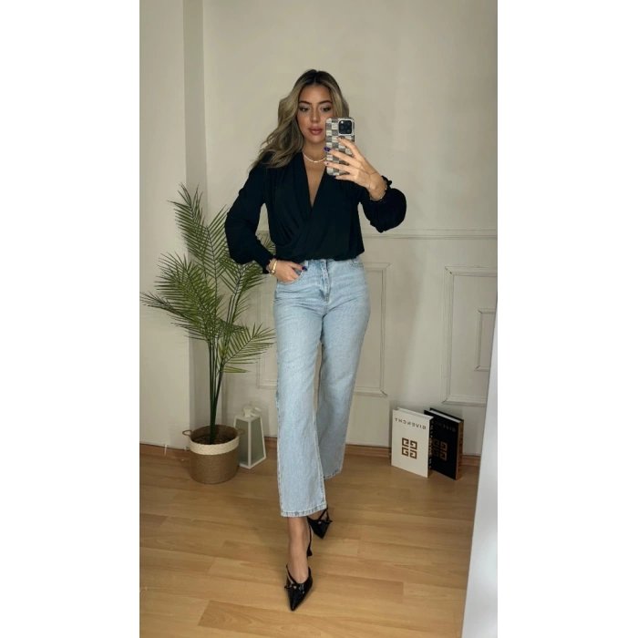 MDB Kadın Uzun Kollu Dökümlü Kruvaze Yaka Kol Ucu Gipeli Sandy Bluz