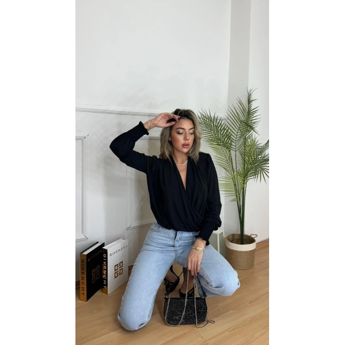 MDB Kadın Uzun Kollu Dökümlü Kruvaze Yaka Kol Ucu Gipeli Sandy Bluz